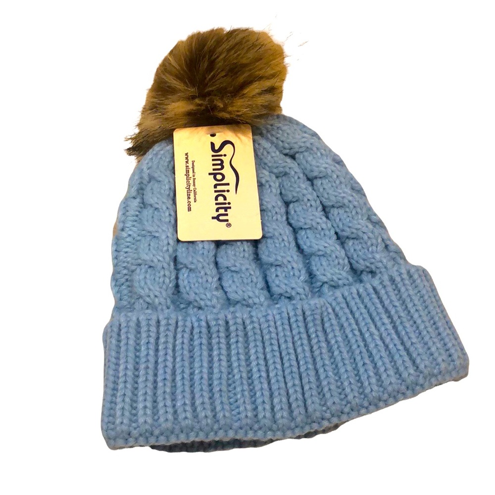 SIMPLICITY HAND KNITTED BEANIE HAT WITH FAUX FUR POM LIGHT BLUE NEW WITH TAGS